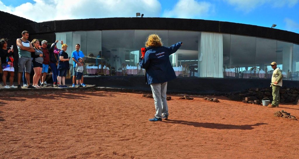 visiter Timanfaya en Français avec un guide, prise en charge a votre hôtel